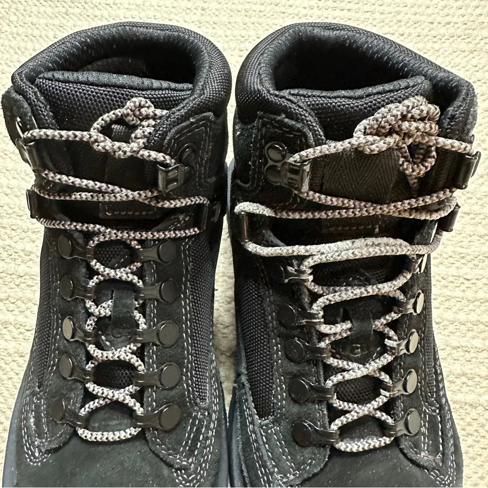UGG men's black Highland Hiker suede lace up sneaker boots 6